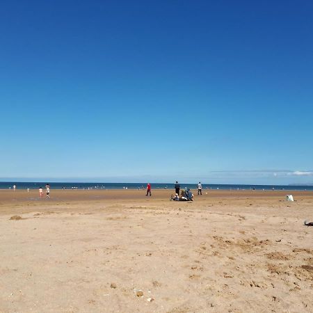 Jaw-Dropping Beach House In Anglesey ينليش المظهر الخارجي الصورة