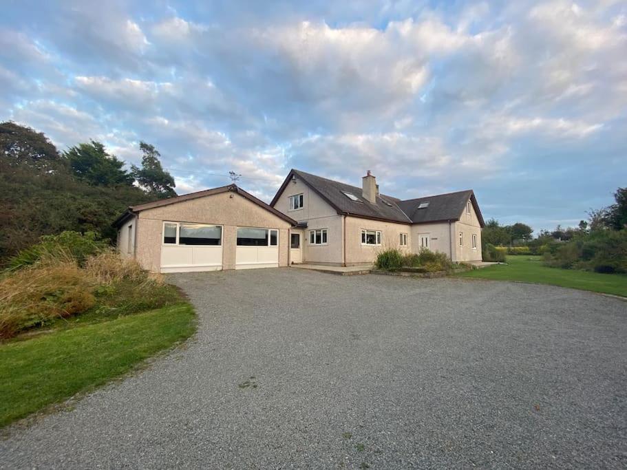 Jaw-Dropping Beach House In Anglesey ينليش المظهر الخارجي الصورة