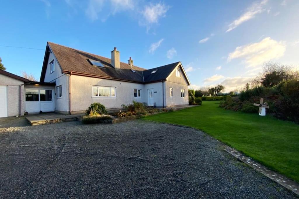 Jaw-Dropping Beach House In Anglesey ينليش المظهر الخارجي الصورة