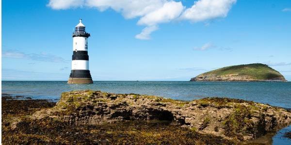 Jaw-Dropping Beach House In Anglesey ينليش المظهر الخارجي الصورة