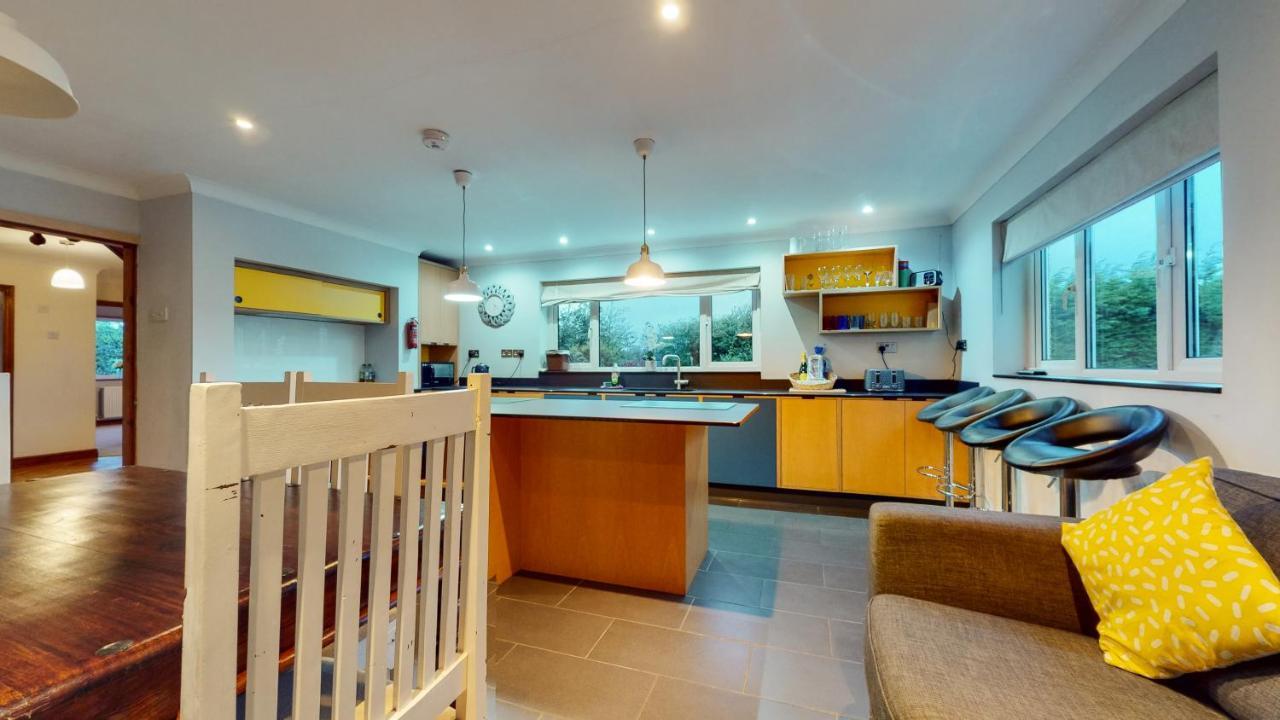 Jaw-Dropping Beach House In Anglesey ينليش المظهر الخارجي الصورة