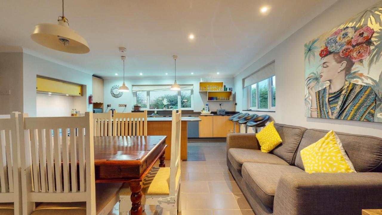 Jaw-Dropping Beach House In Anglesey ينليش المظهر الخارجي الصورة