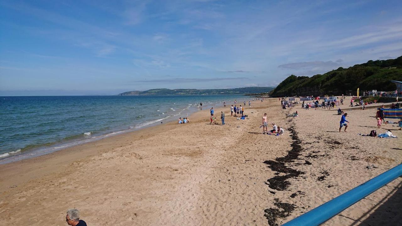 Jaw-Dropping Beach House In Anglesey ينليش المظهر الخارجي الصورة
